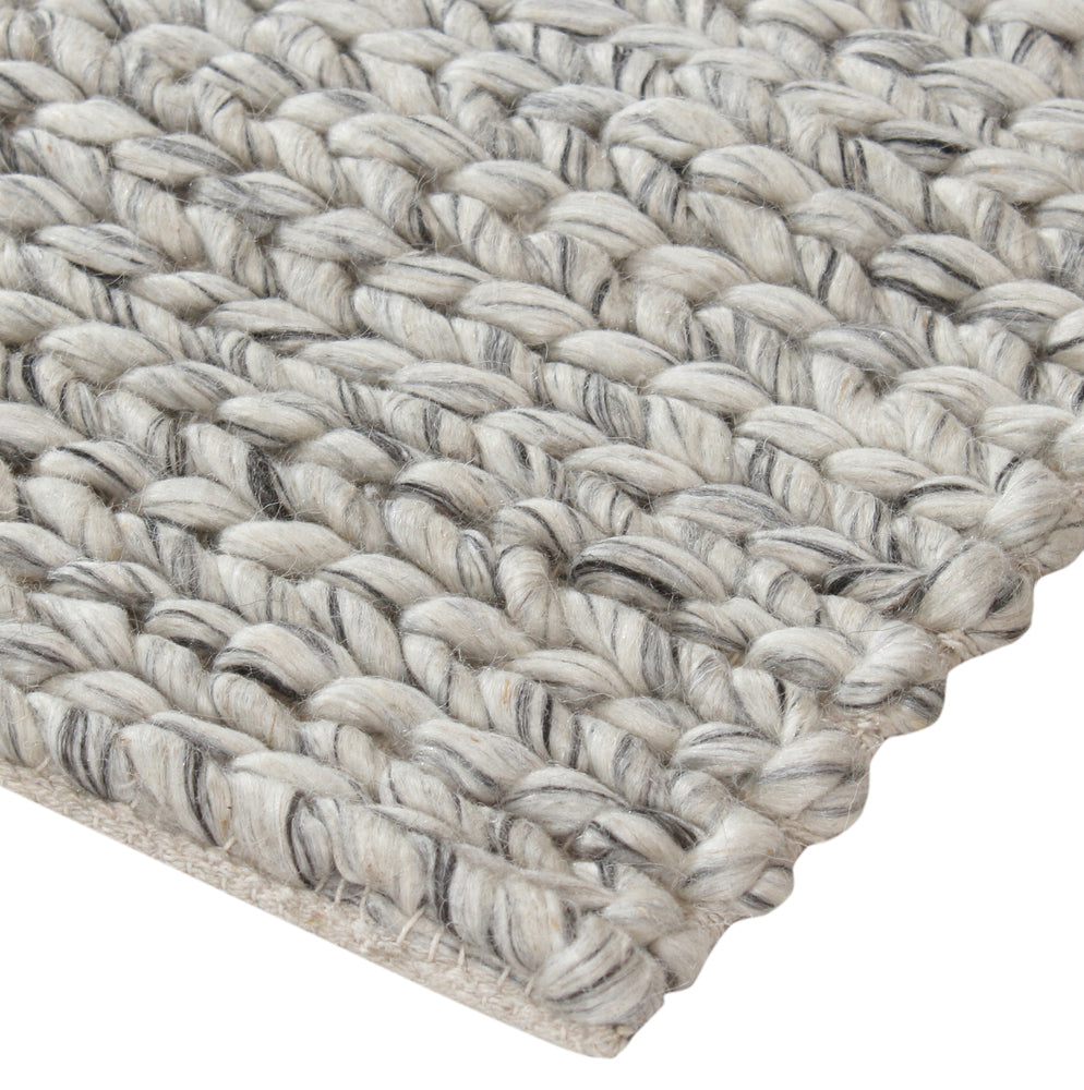 braided-wool-rug